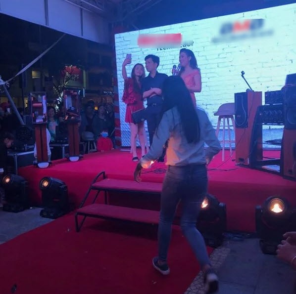 Sở thích ôm hôn đồng nghiệp nữ của Trường Giang đã thay đổi sau scandal với Nam Em?